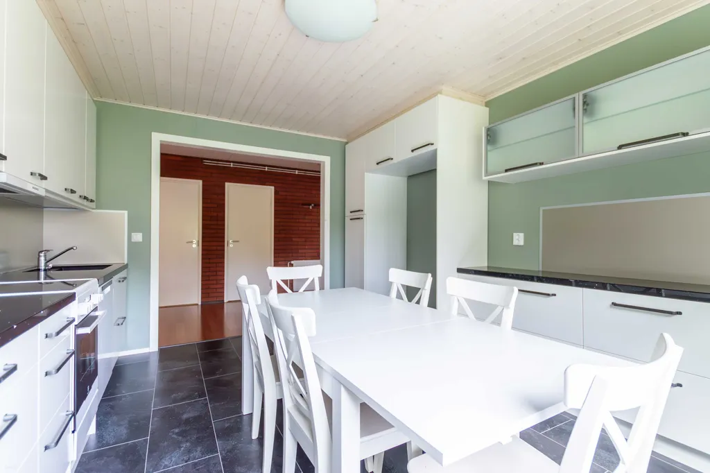Söögituba - Detached House with Sauna in Juupajoki