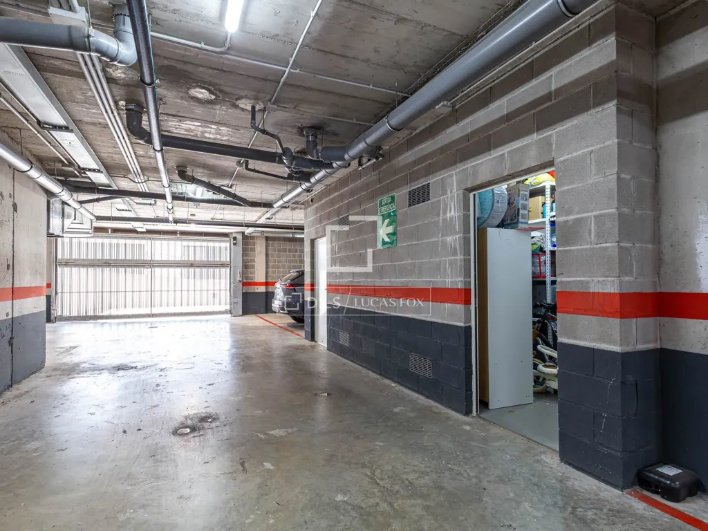 Garage - Modern Apartment with Terrace in Sant Just Desvern