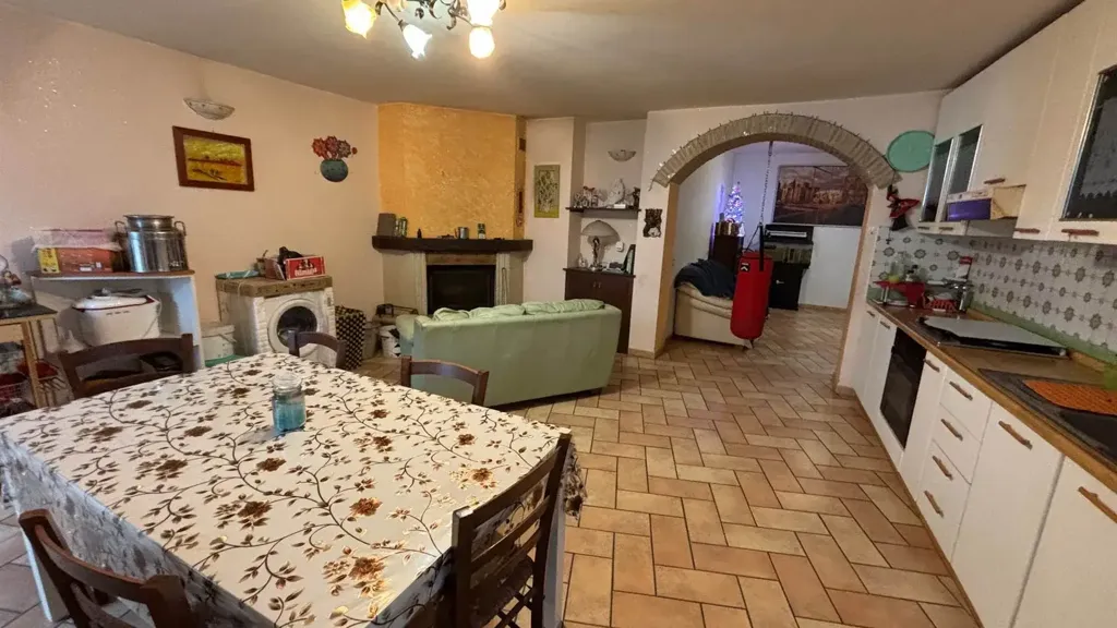Salle à manger - Rustic Ground Floor Apartment with Private Garden in San Severino Marche