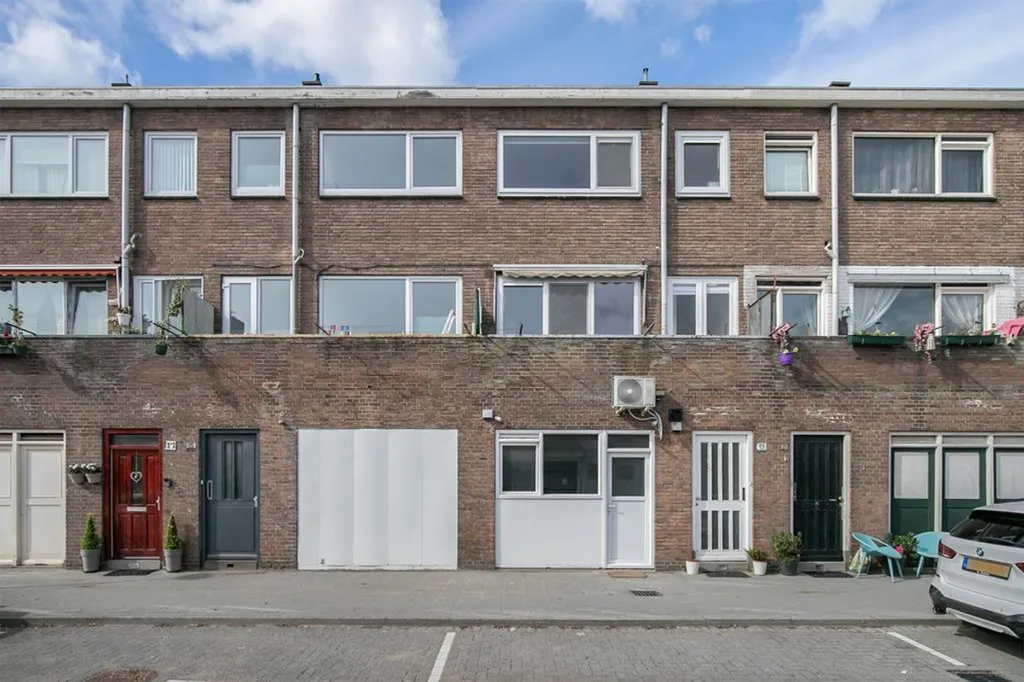Välivaade - Two Maisonnettes with Separate Entrances in Rotterdam
