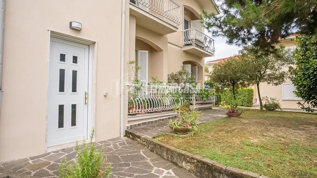 Jardin - Renovated Apartment with Pool in Sirmione