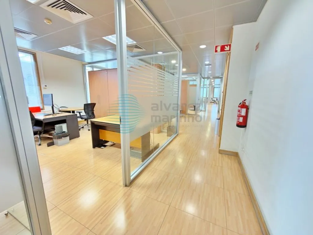 Office - Office with Air Conditioning in Campo Grande, Lisbon