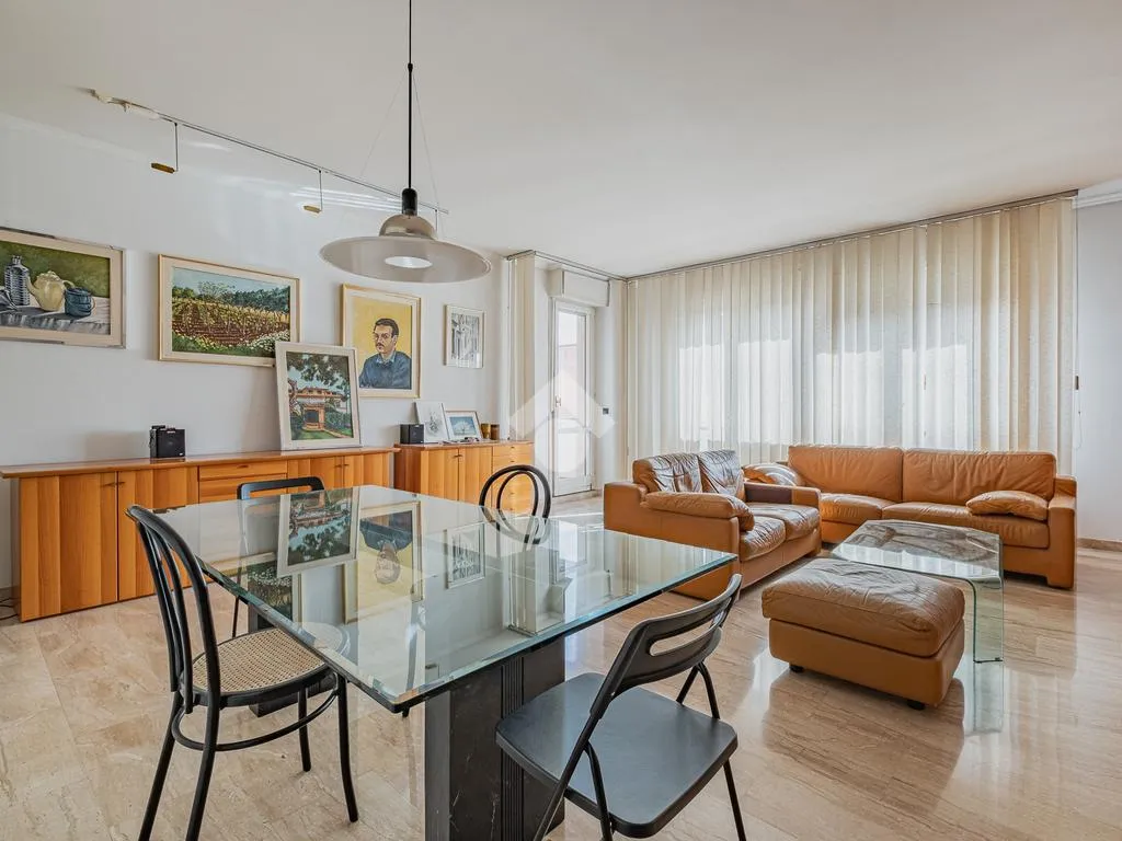 Séjour - South-Facing Apartment with Terrace in Rome