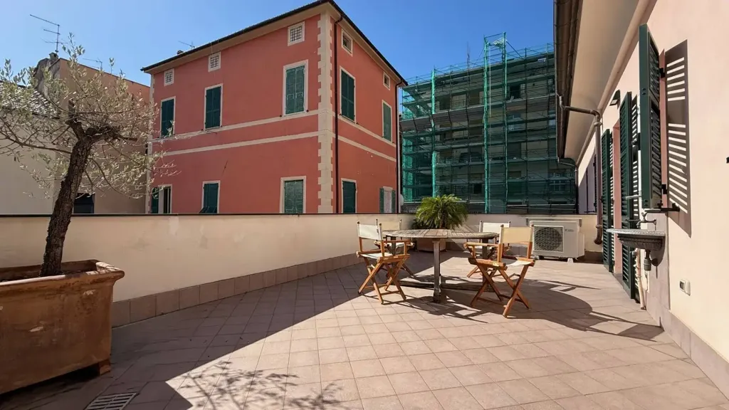 Terrasse - Modern Apartment with Terrace in Loano