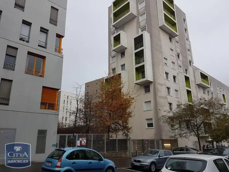 Välivaade - Parking Space in City Centre, Évry