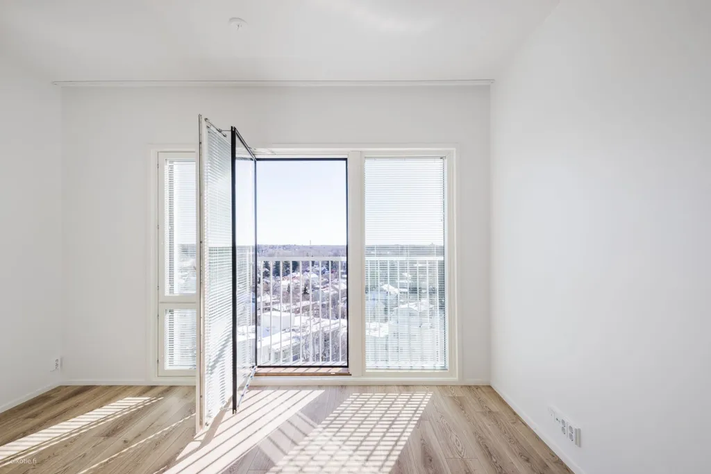 Rooms - Modern Flat with French Balcony in Malmi