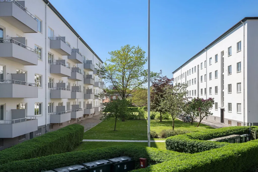 Aed - Corner Flat with Abundant Light in Lund