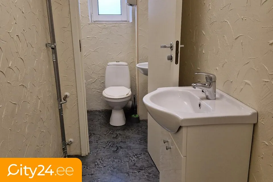 Salles de bain - Top Floor Flat with Stone Features in Tartu