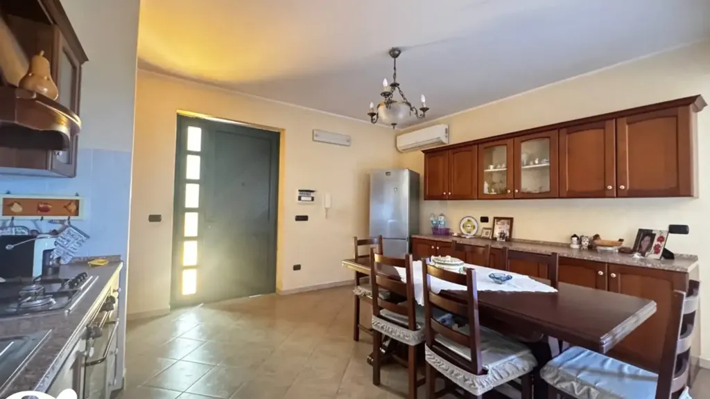 Salle à manger - Versatile Independent House with Large Plot in Patti