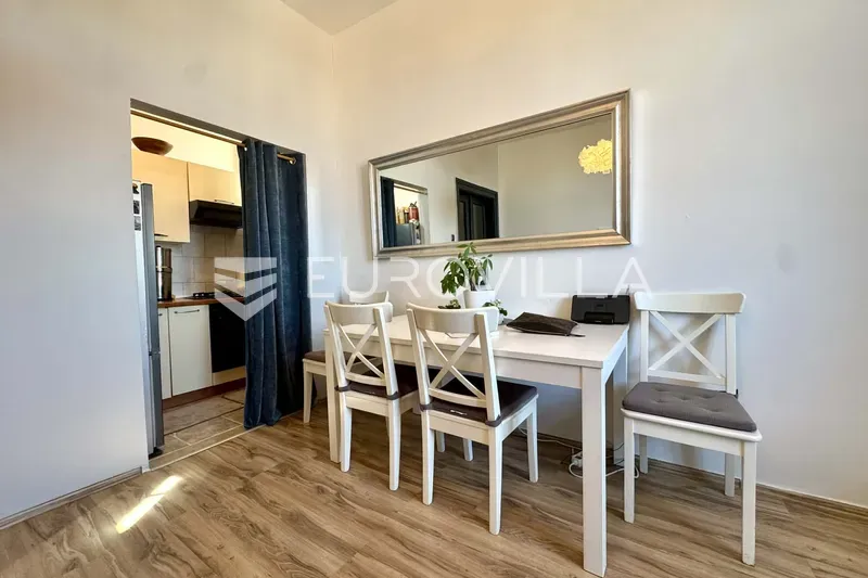 Salle à manger - Two-Bedroom Apartment with Sea View in Pula