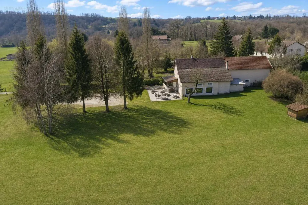 Vue aérienne - Propriété de 10 Pièces avec Vue Montagne à Les Abrets