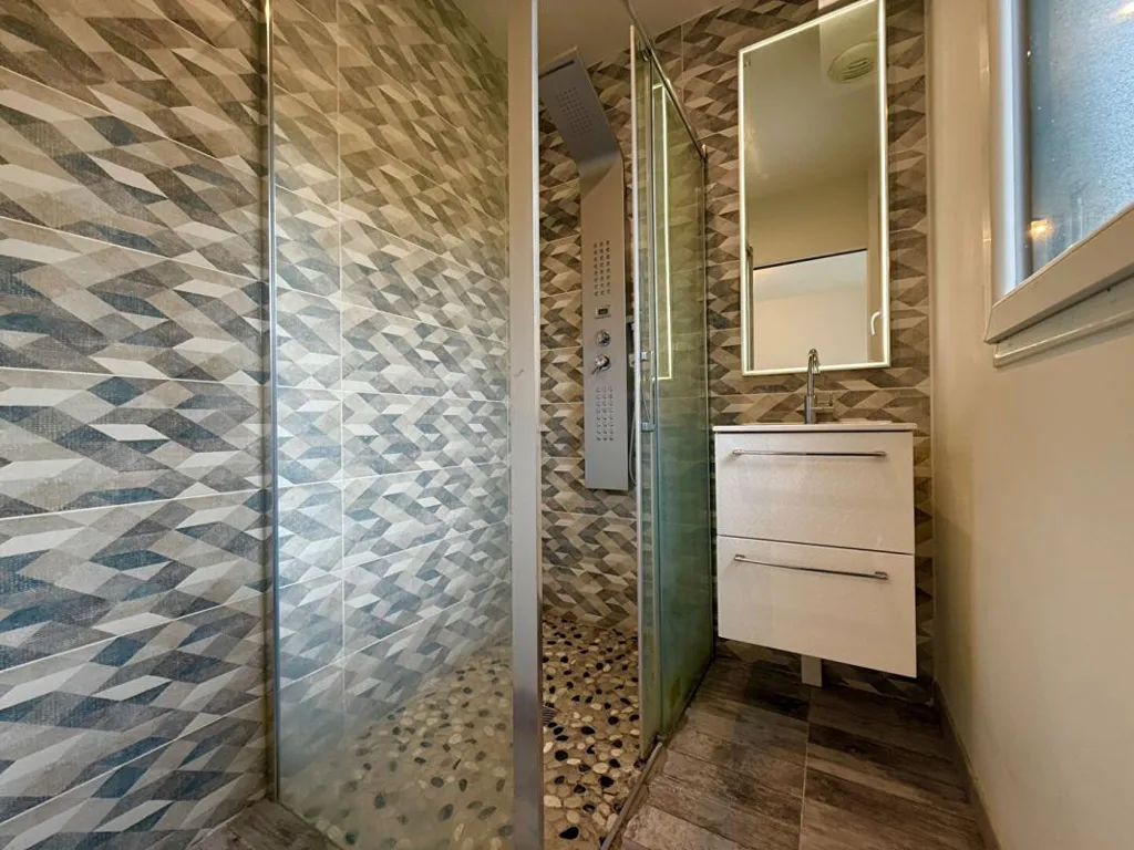 Salles de bain - Maison Contemporaine en Bout d'Impasse à Châteaugiron
