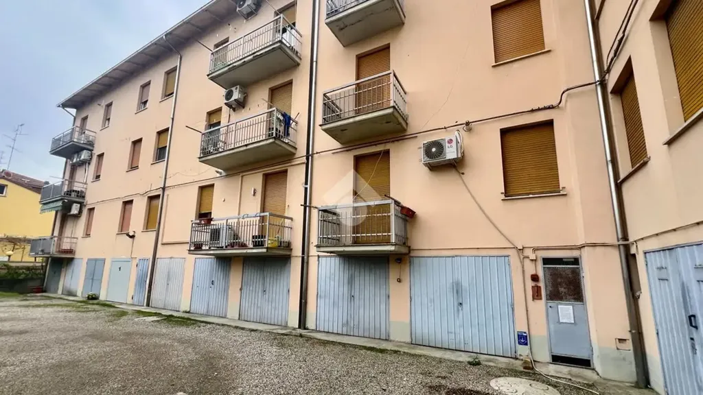 Extérieur - Central Apartment with Balcony in Novellara