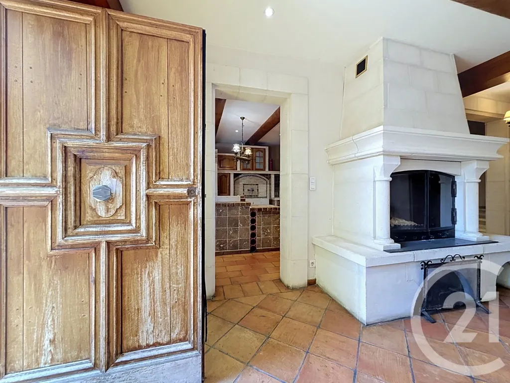 Elutuba - Character House with Potential in Eyragues Centre