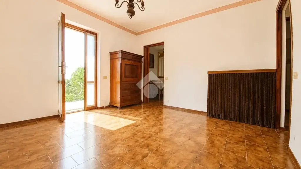 Soggiorno - Panoramic Villa with Garden in Ponte Lambro