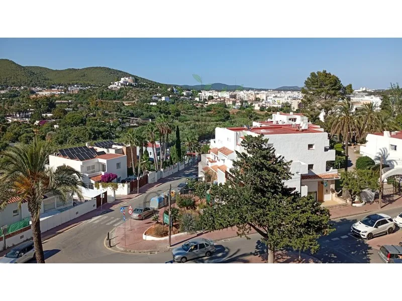 Rõdu - Spacious Apartment with Sea Views in Santa Eulalia