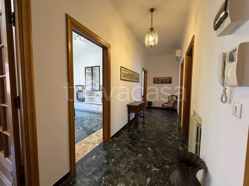 hallway_entrance