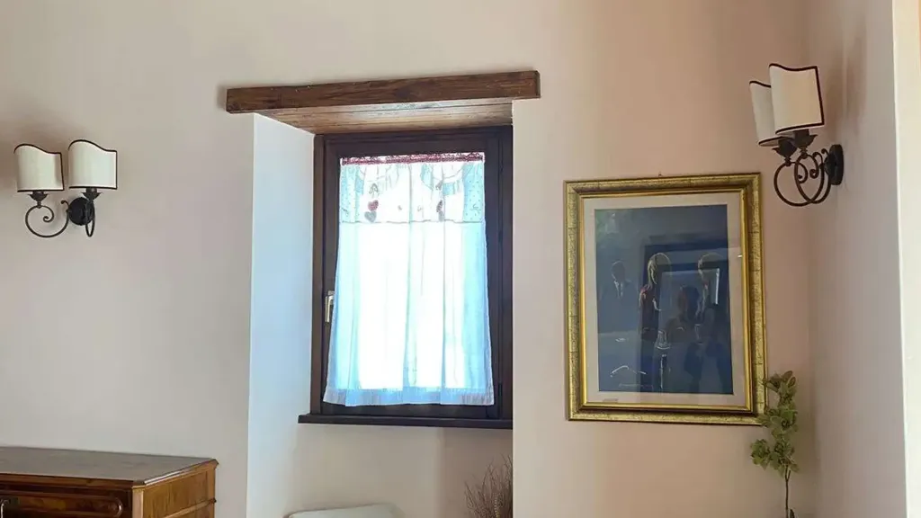 Esik - Rented Triplex with Terrace in Spoleto