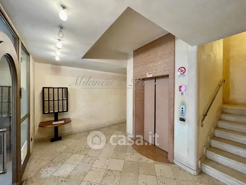 Esik - Central Arched Bilocale with Balcony in Bergamo