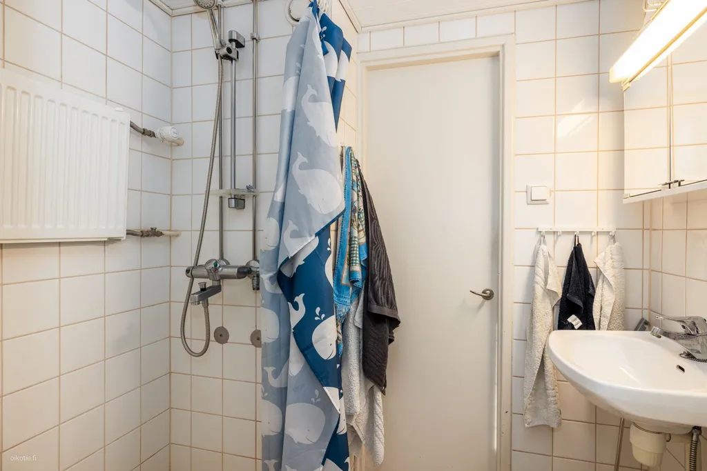 Salles de bain - Modern Flat with Balcony in Vaasa Centre