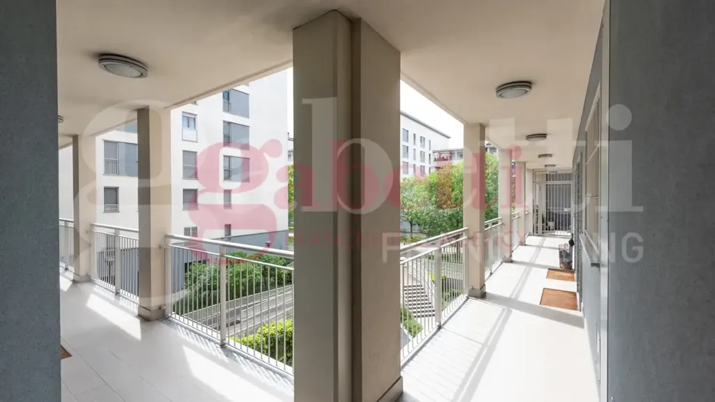 Balcon - Modernised 2-Bedroom Apartment in Milan