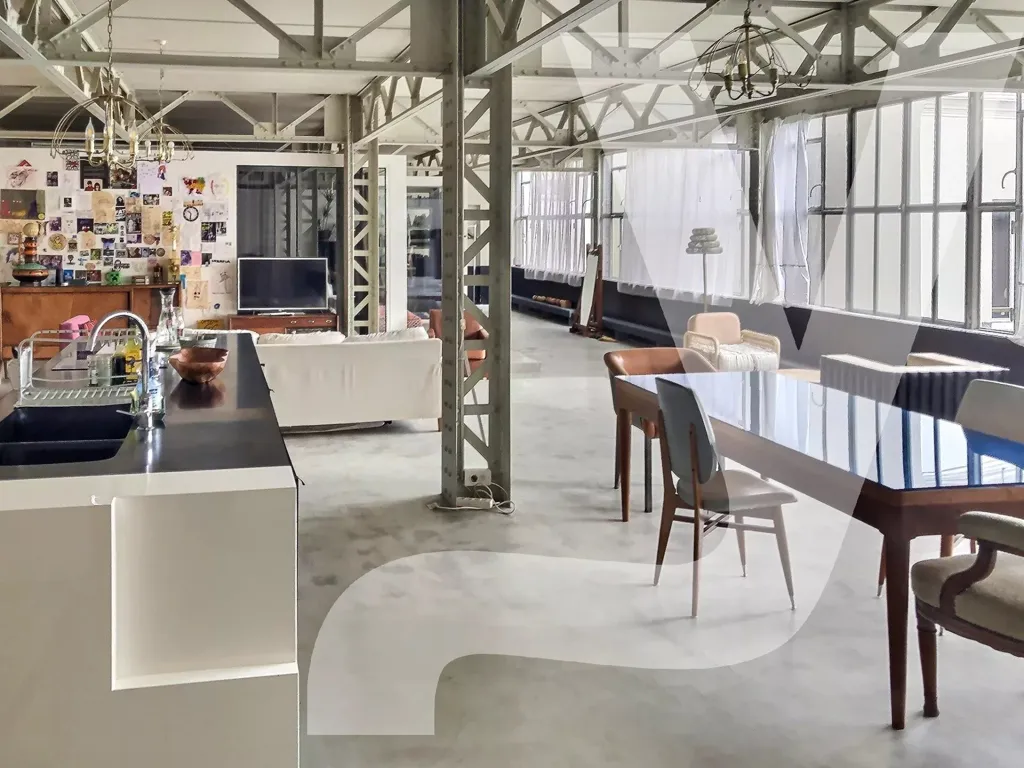 Dining Room - Loft with High Ceilings in Bastille, Paris