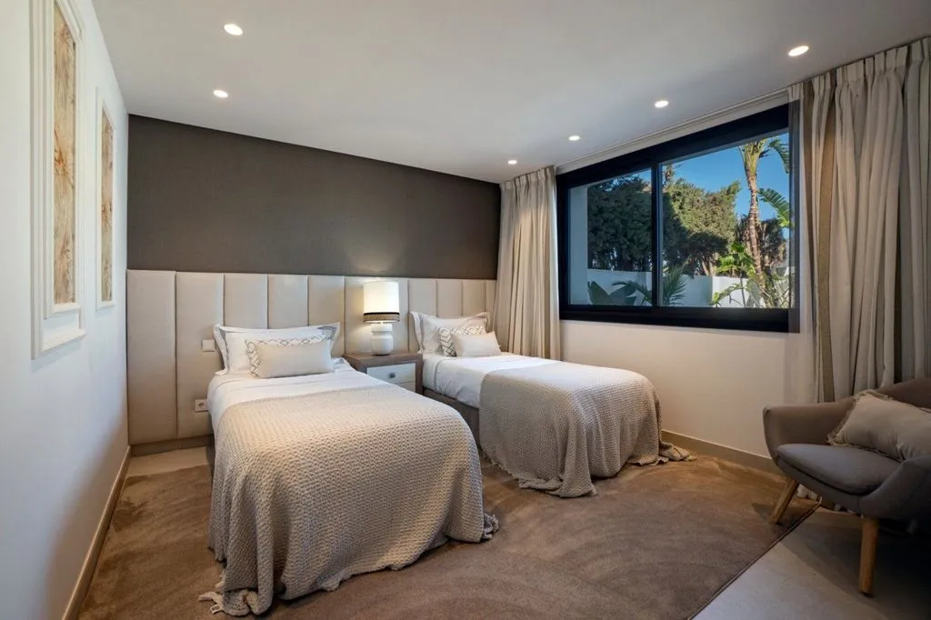 Chambres - Luxury Villa with Mountain Views in Marbella