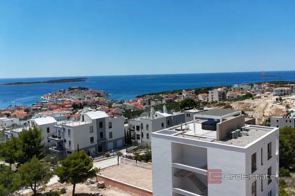 Rõdu - Penthouse with Sea View in Primosten