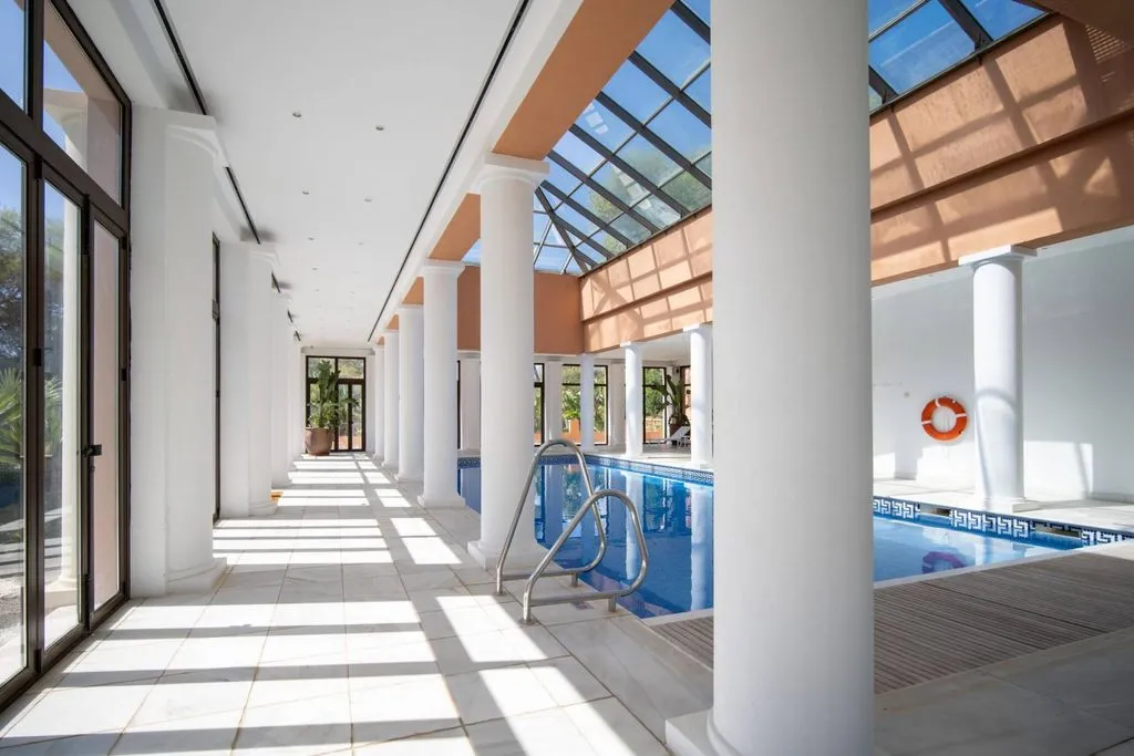 Piscine - Luxury Villa with Pool in Nueva Andalucia, Marbella