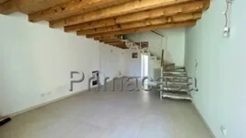 Elutuba - Rustic Terraced Villa with Garden in Erbezzo