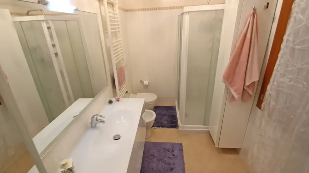 Bagni - Duplex Apartment with Garage in VETERNIGO
