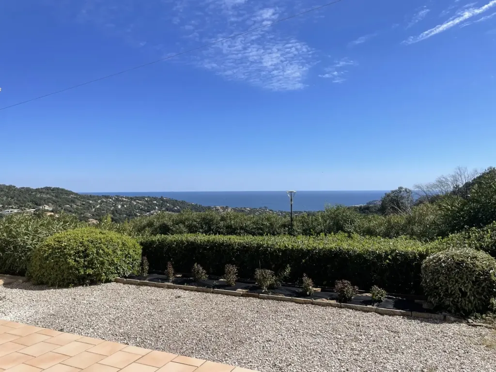 Terrass - Traditional House with Sea View in Cavalaire