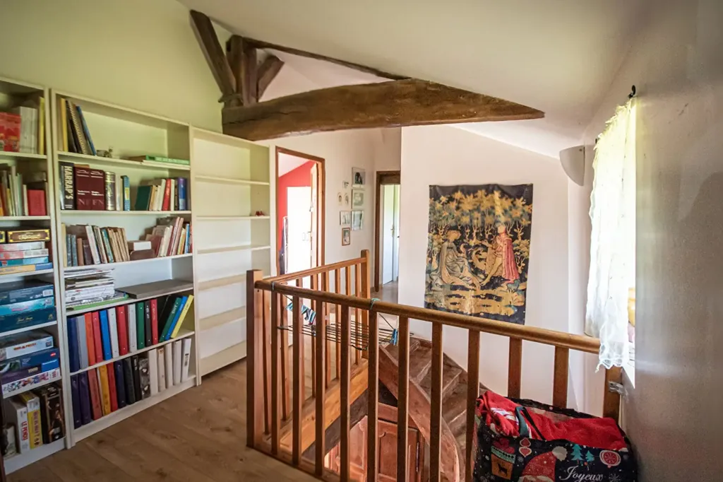 Pièces - Propriété Équestre avec Logements Locatifs près de Lyon