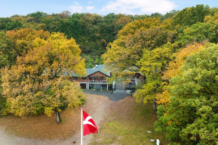 Õhuvaade - Restaurant with Forest Setting in Skivum Krat