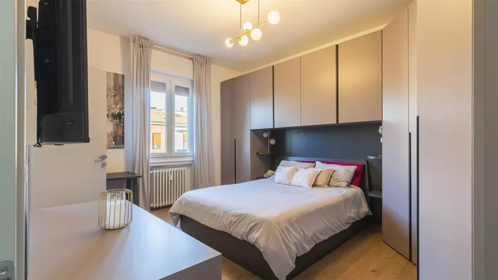 Magamistoad - Rearranged Apartment with Balcony in Modena
