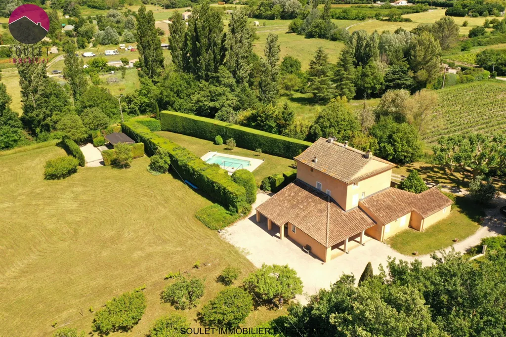 Õhuvaade - Villa with Pool and Garden near Malaucène