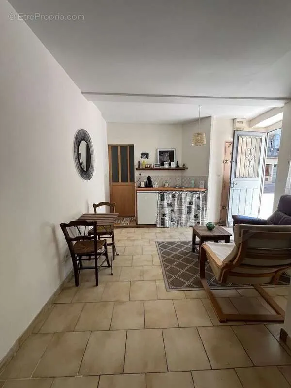 Elutuba - Charming Studio in Montpellier's Old Town