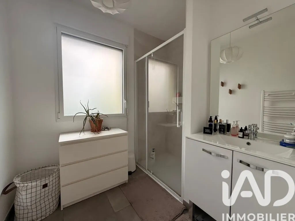 Bathrooms - Modern Flat with South Terrace in Rennes