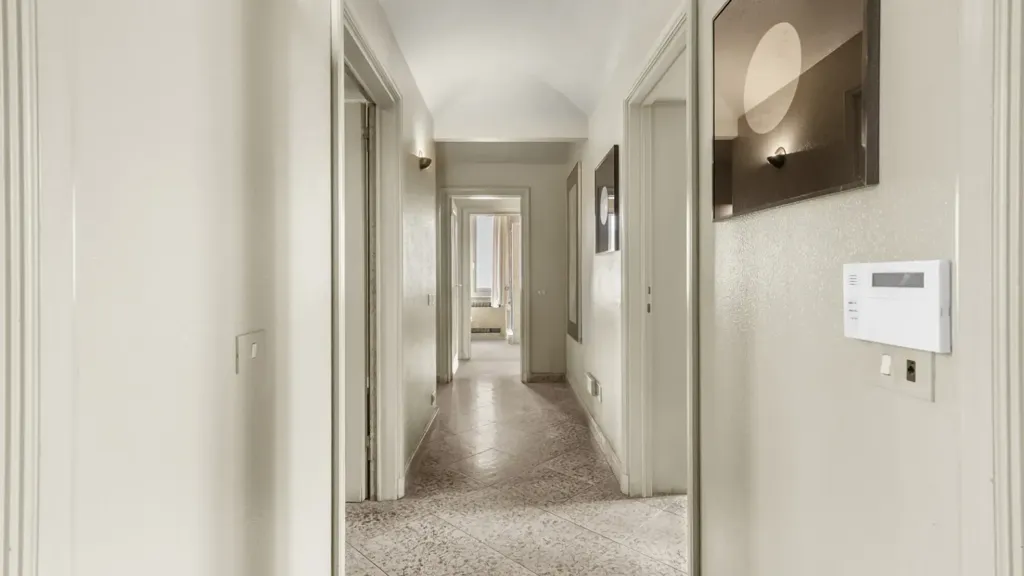 hallway_entrance