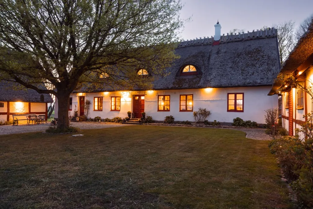 Välivaade - Scandi Farmhouse with Pool and Views in Ystad