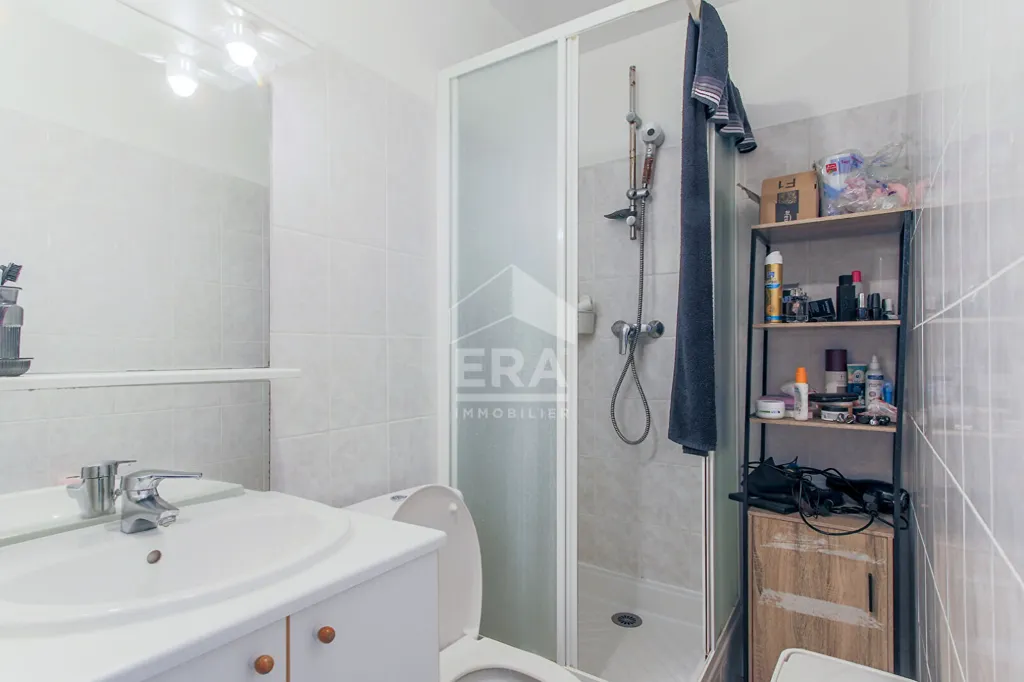 Vannitoad - City Centre Studio with Parking in Beynes