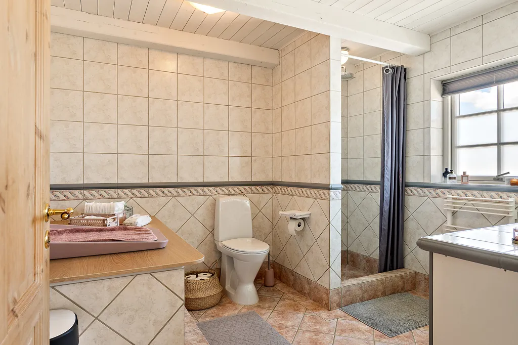 Bagni - Charming Villa with Garden in Mejrup