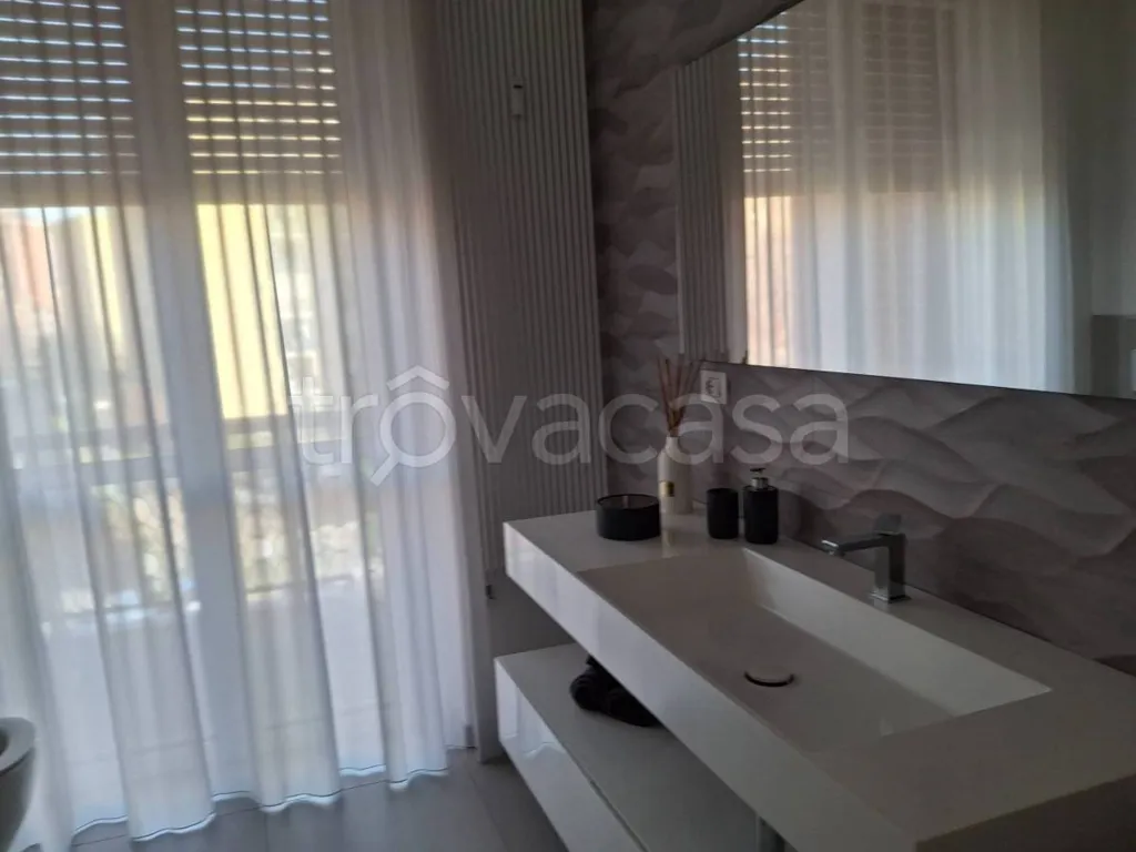 Salles de bain - Rustic-Style Apartment with Mountain View in Orbassano