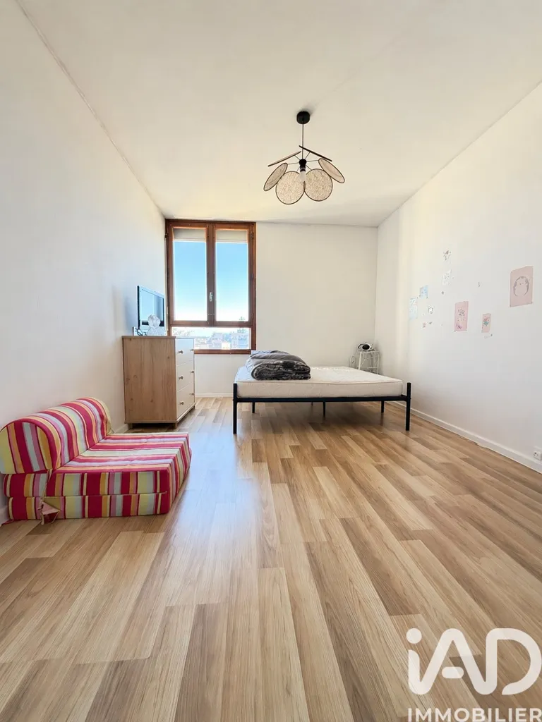 Magamistoad - Bright 3-Bedroom Apartment with Balcony in Tarbes Centre