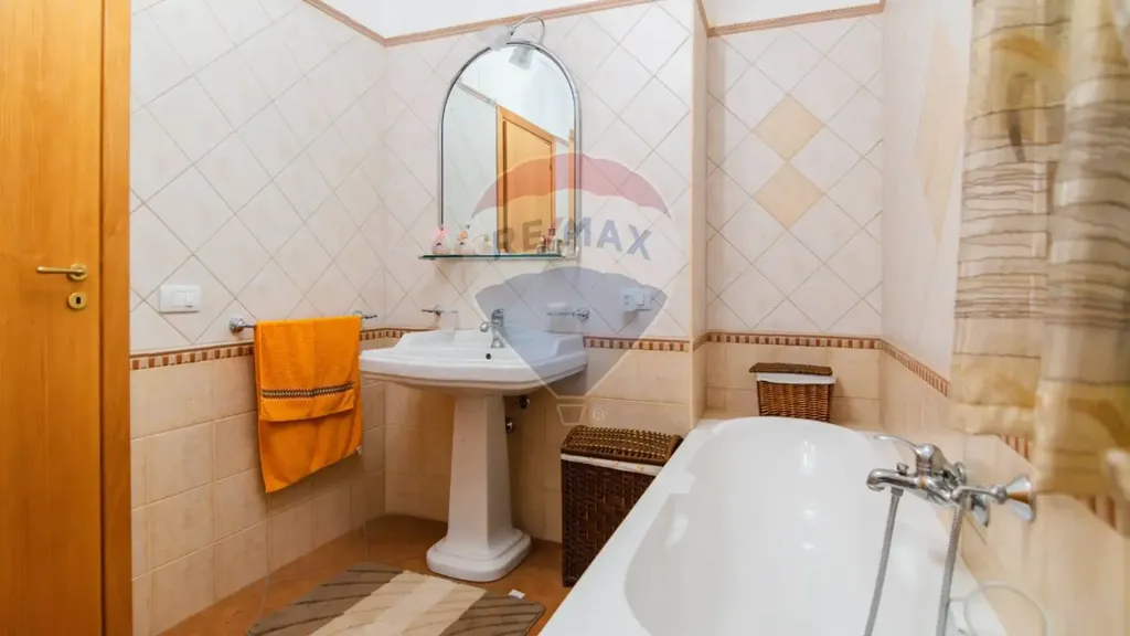Salles de bain - Bifamiliar Villa with Garden in Caltanissetta