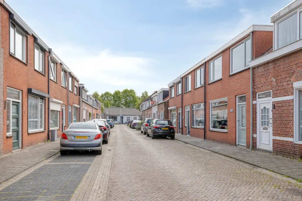 Välivaade - Spacious Semi-detached House with Deep Garden in Halsteren