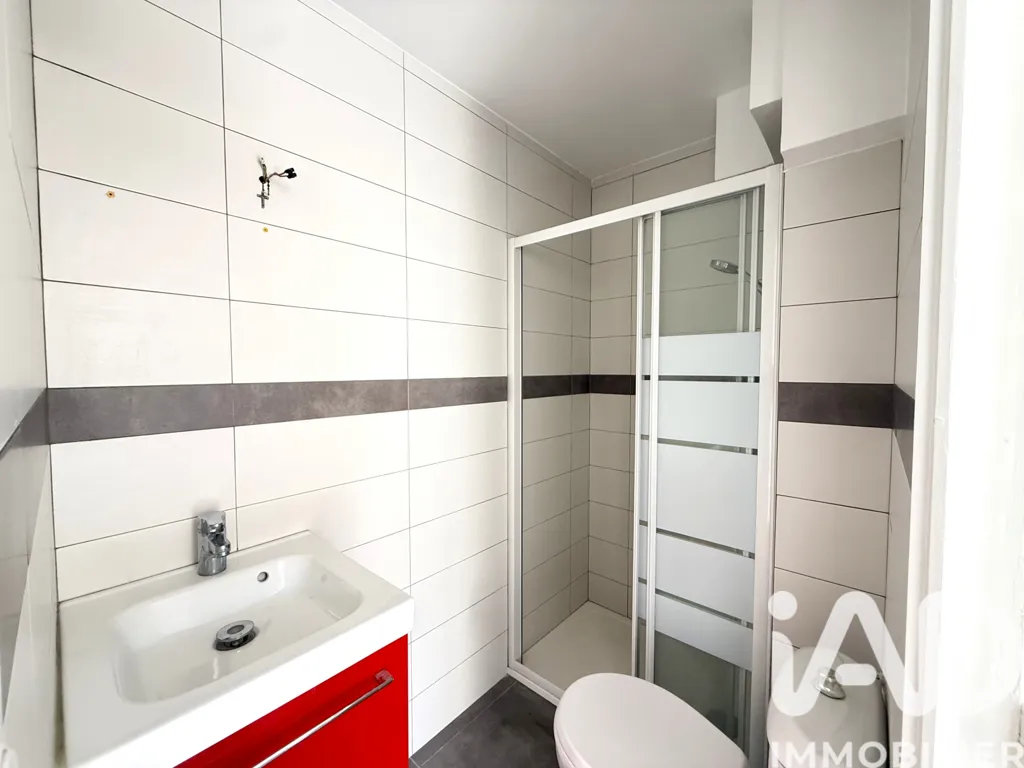 Salles de bain - Studio Rénové à Canet-Plage