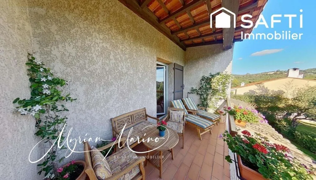 Terrasse - Maison avec Jardin et Parking à Roquebrune-Sur-Argens