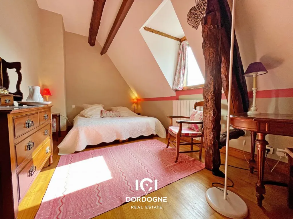 8-room house in Le Bugue