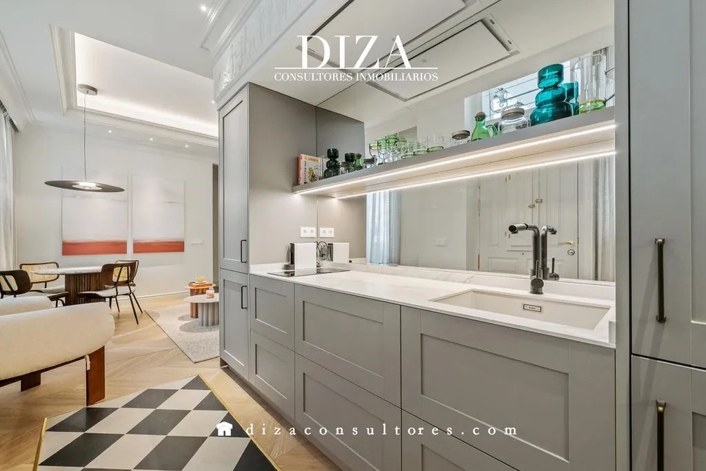 Köök - Luxury 6-Bedroom Apartment in Madrid